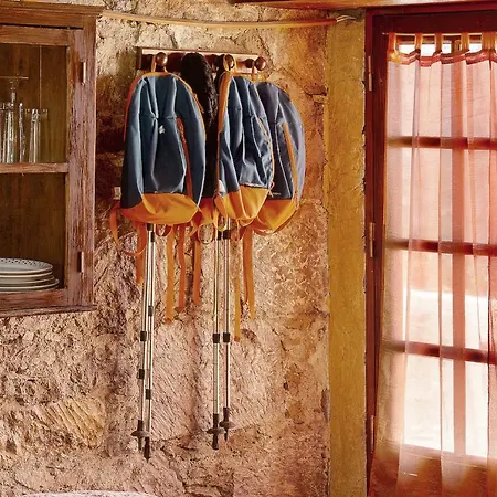 Séjour à la campagne - Laendliches Haus, Pepita La De Flores