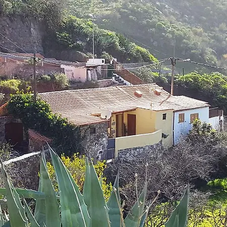 - Laendliches Haus, Pepita La De Flores Tejeda (Gran Canaria)
